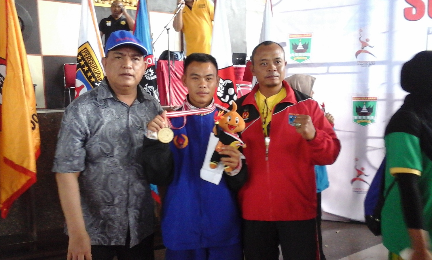 karateka Mentawai peraih medali emas